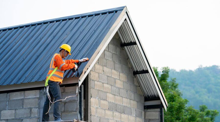 Professional gutter cleaning in Russell, MA